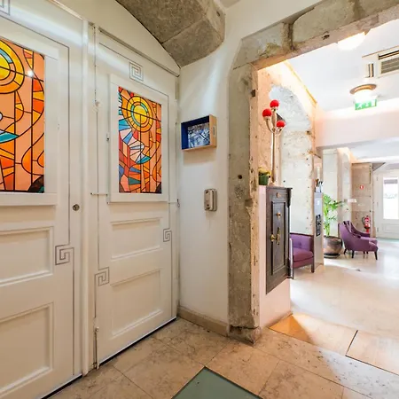 里斯本普拉塔精品酒店